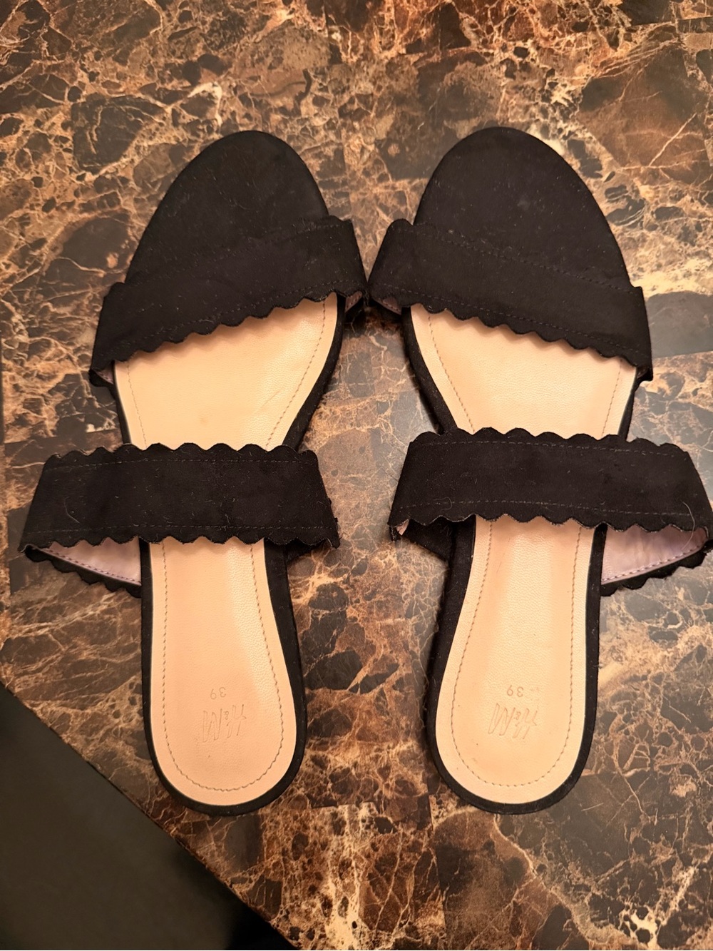 H&M Black Scalloped Double Strap Slide Sandals Flat Mules Women’s Size 8 /EUR 39 - Picture 2 of 4
